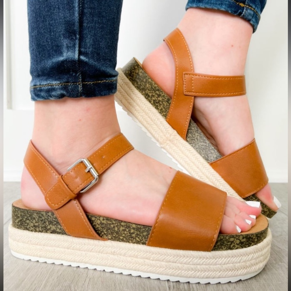 NEW In Box Size 7.5 Qupid Platform Espadrille Trim Sandal